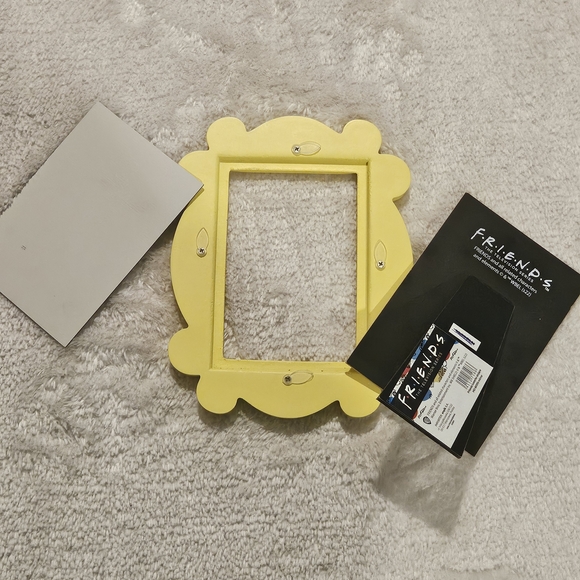 NWT FRIENDS Picture Frame Mirror Yellow Perfect Gift For Friends Fans - Picture 7 of 7